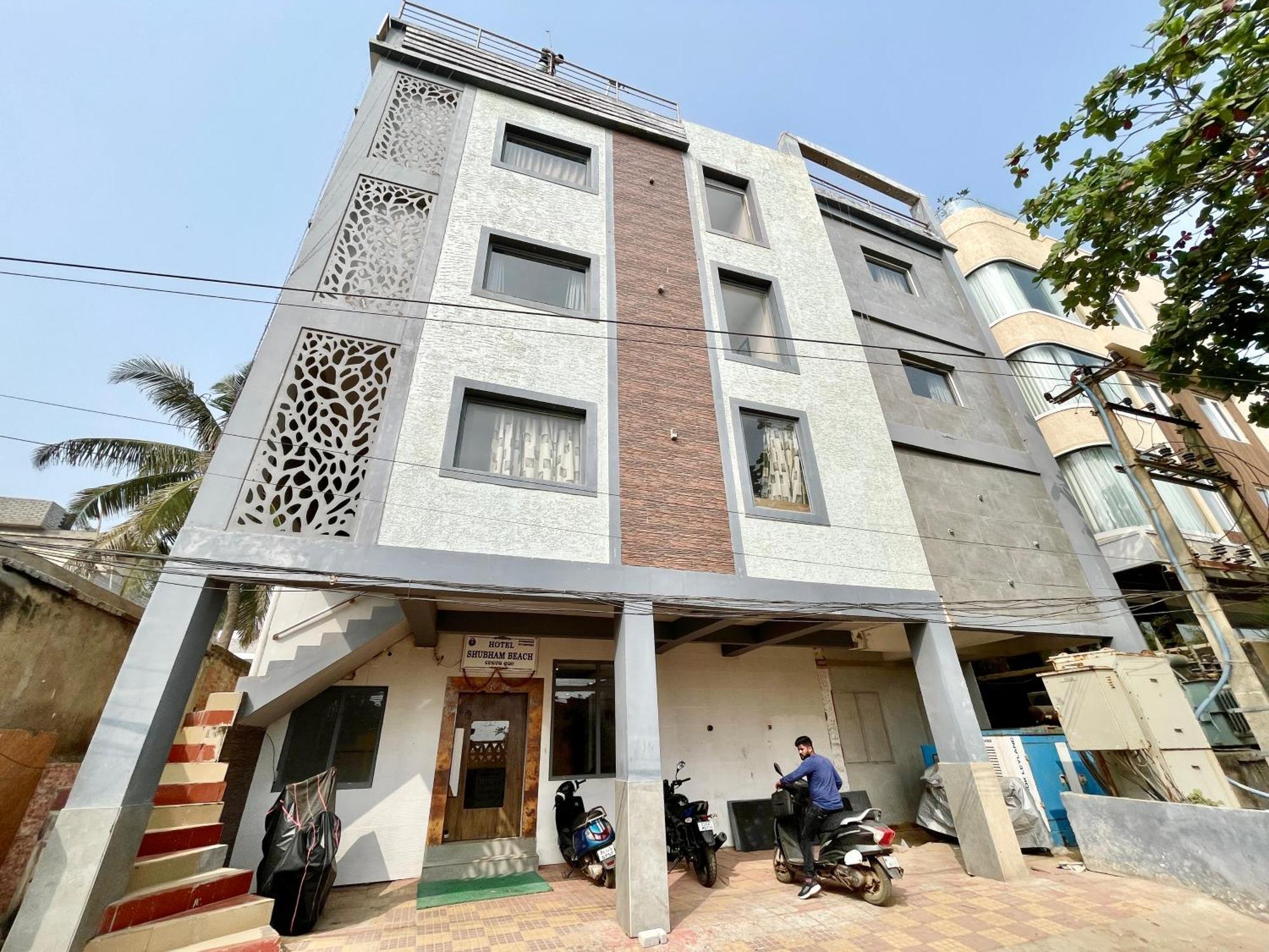 Hotel Subham Beach Inn ! Puri Near-Sea-Beach-And-Temple Fully-Air-Conditioned-Hotel With-Lift-And-Parking-Facility 외부 사진
